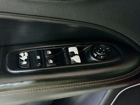 Used 2019 Jeep Compass Limited FWD image 18