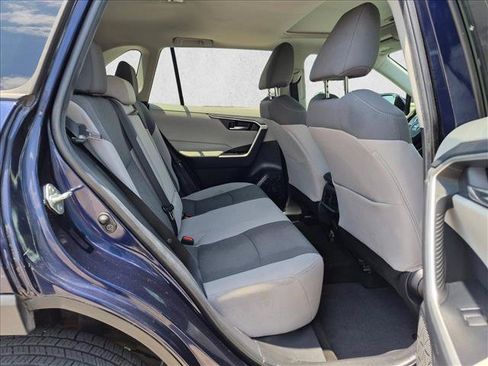 Used 2019 Toyota RAV4 XLE FWD image 19