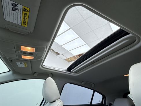 Used 2018 MAZDA MAZDA3 Grand Touring image 40