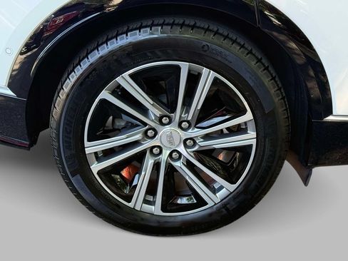 Used 2025 Cadillac Lyriq Luxury AWD/4WD image 13