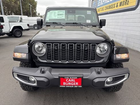 New 2025 Jeep Gladiator Sport image 2