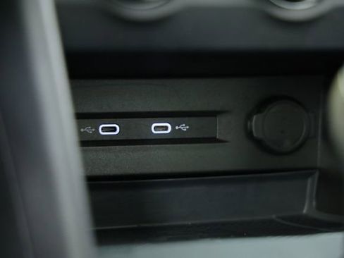 Used 2022 Volkswagen Taos SE image 19