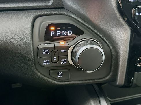 New 2026 RAM 1500 4x4 Crew Cab image 17