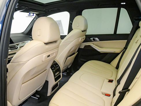 Certified 2022 BMW X5 sDrive40i w/ Premium Package image 19