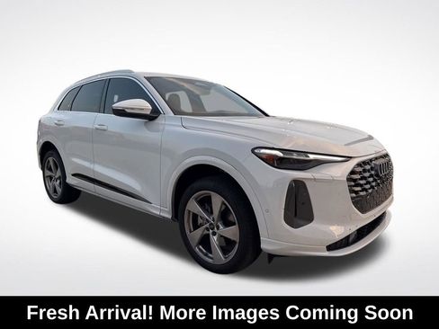 Used 2025 Audi Q5 Premium Plus AWD/4WD image 1