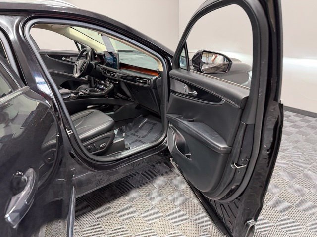 Used 2023 Lincoln Nautilus Reserve AWD/4WD image 23