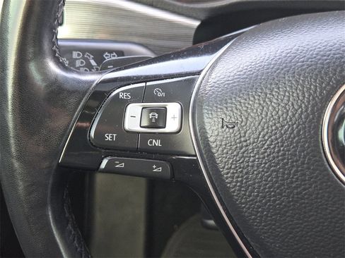 Used 2021 Volkswagen Passat 2.0T R-Line image 29