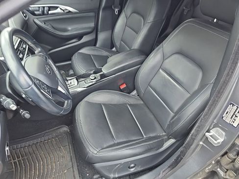 Used 2018 INFINITI QX30 image 12