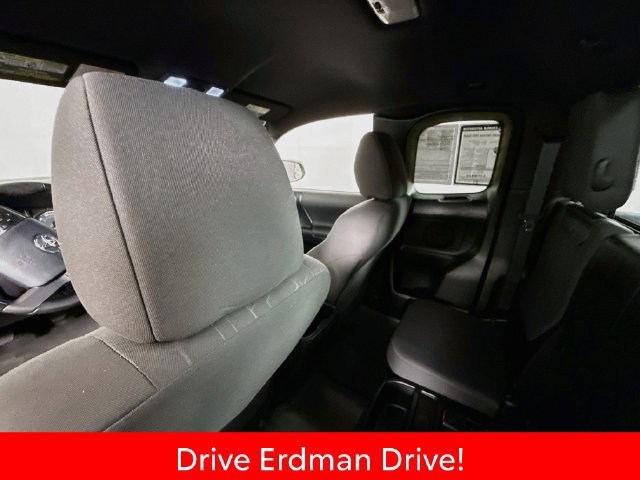 Certified 2016 Toyota Tacoma TRD Sport w/ Premium & Technology Package AWD/4WD image 10