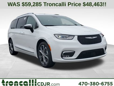 New 2026 Chrysler Pacifica Pinnacle w/ Trailer Tow Group FWD image 1