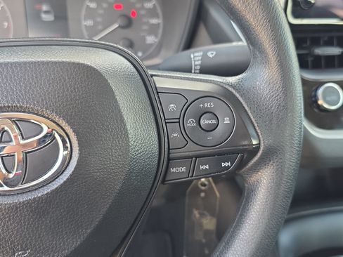 Used 2025 Toyota Corolla LE FWD image 15