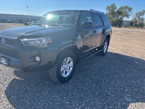 Used 2016 Toyota 4Runner SR5 AWD/4WD image 8