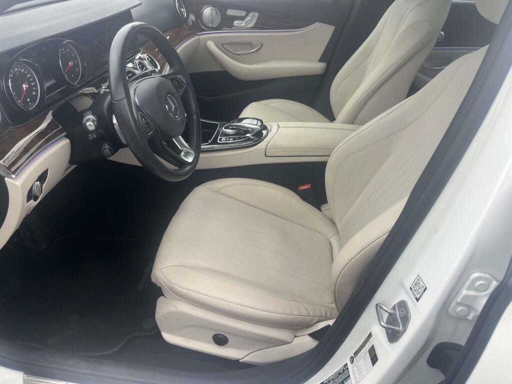 Used 2018 Mercedes-Benz E 400 4MATIC Sedan image 15