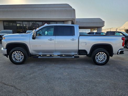 Used 2023 Chevrolet Silverado 2500 High Country image 2