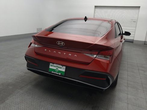 Used 2025 Hyundai Elantra SE FWD image 7