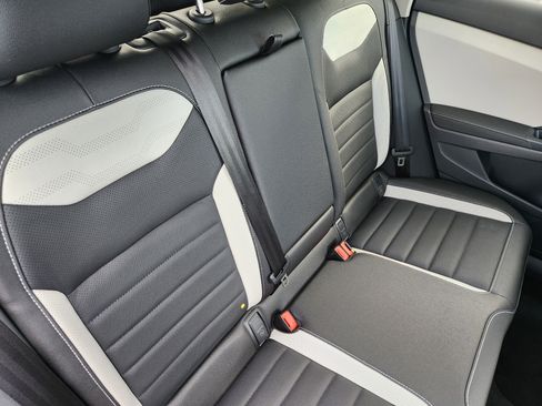 New 2026 Volkswagen Taos SEL image 25