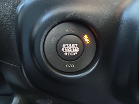 Used 2023 Jeep Gladiator Overland image 18