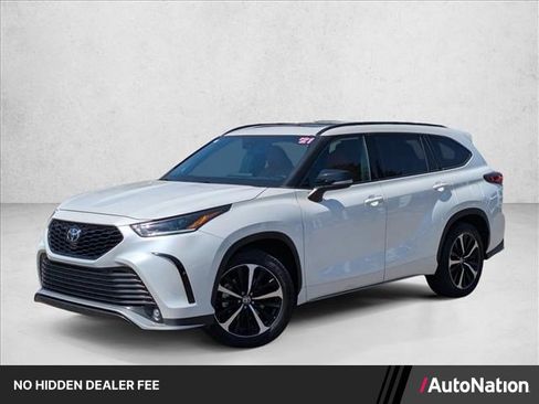 Used 2021 Toyota Highlander XSE AWD/4WD image 1