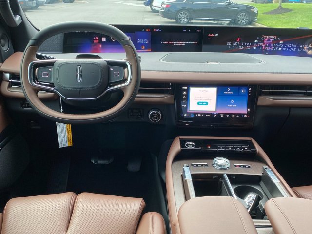 New 2027 Lincoln Navigator Reserve AWD/4WD image 6
