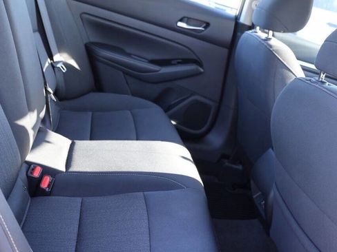 Used 2022 Nissan Altima 2.5 SV w/ SV Premium Package image 16