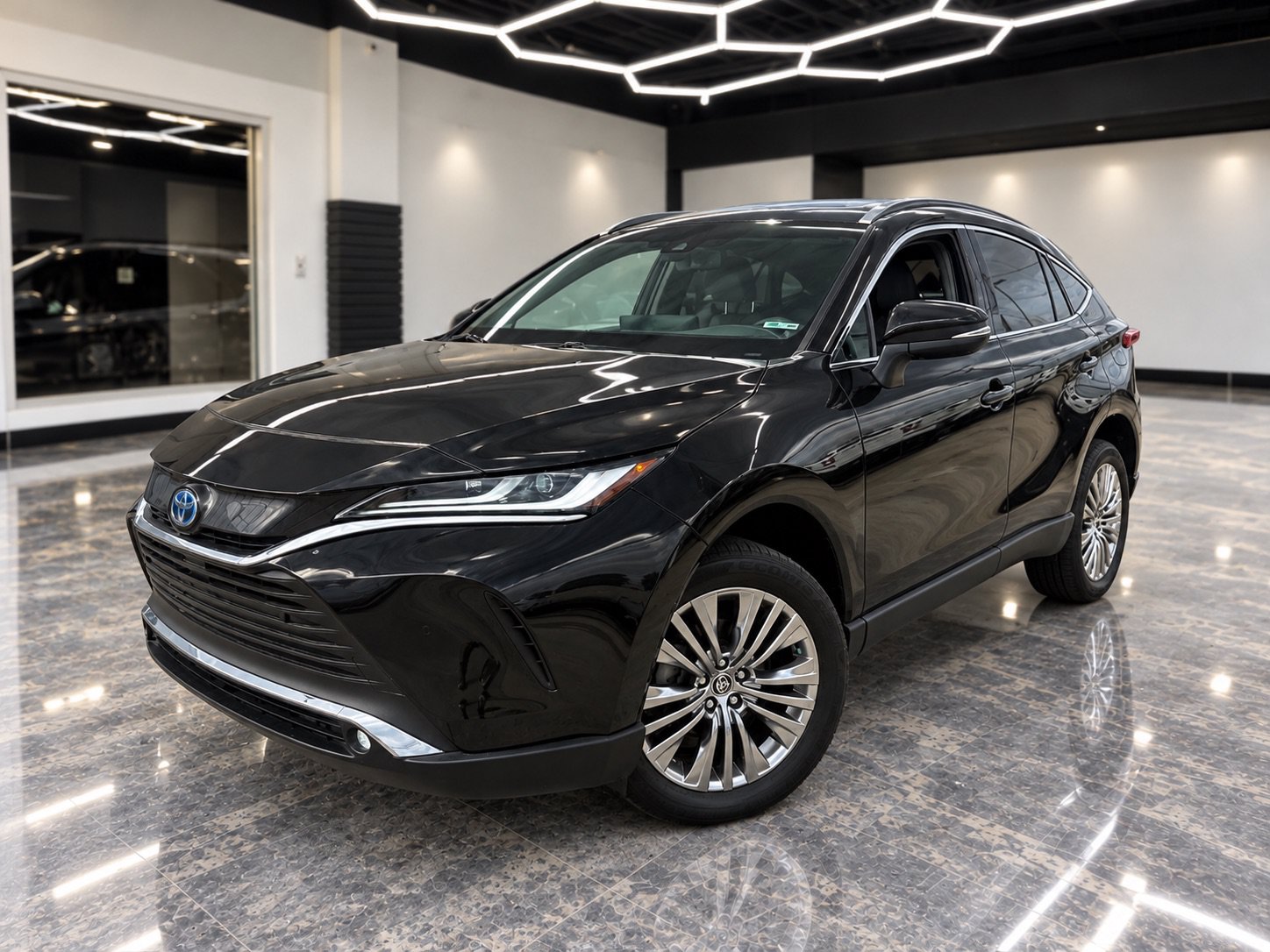 Used 2023 Toyota Venza XLE AWD/4WD image 1