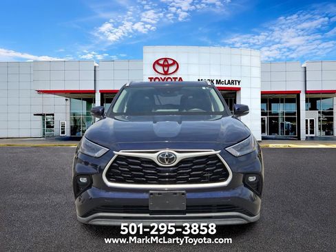 Used 2022 Toyota Highlander XLE FWD image 8