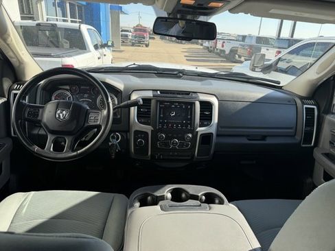 Used 2018 RAM 2500 SLT w/ Luxury Group image 11