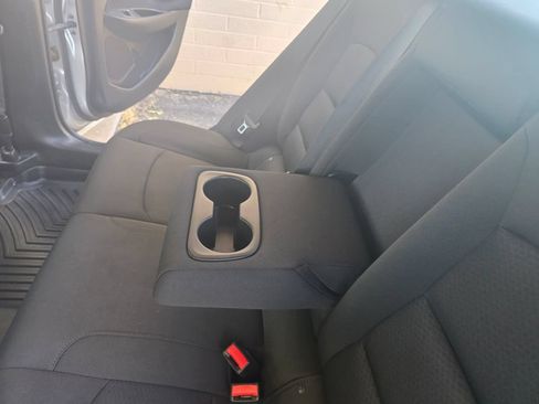 Used 2018 Chevrolet Malibu LT FWD image 25
