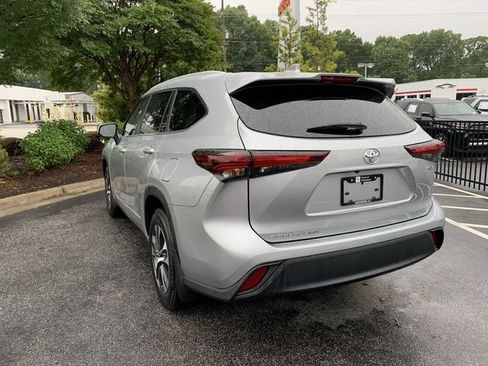 Certified 2025 Toyota Highlander XLE AWD/4WD image 6