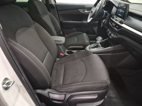 Used 2021 Kia Forte LXS FWD image 7