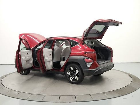 Used 2025 Hyundai Kona SEL FWD image 14