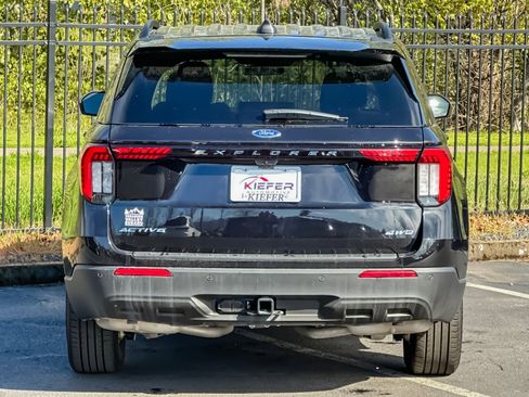 Used 2025 Ford Explorer Active image 4