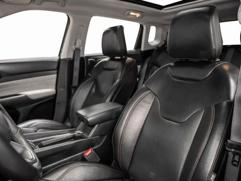 Used 2022 Jeep Compass Latitude w/ Sun and Sound Group image 30