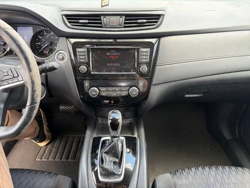 Used 2018 Nissan Rogue SV AWD/4WD image 20