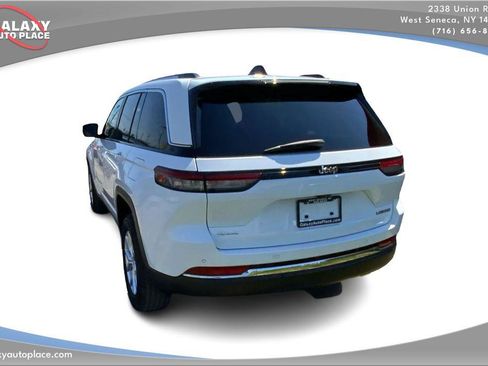 Used 2023 Jeep Grand Cherokee Limited AWD/4WD image 7