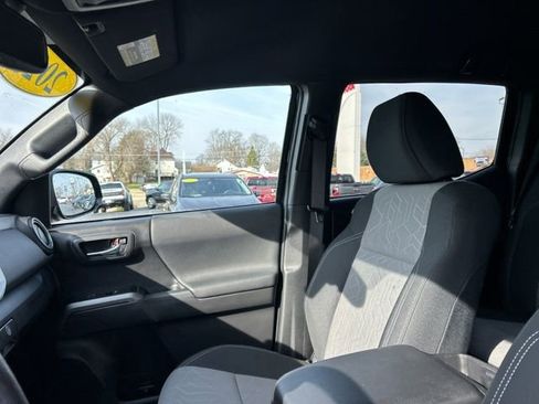 Used 2023 Toyota Tacoma TRD Off-Road w/ Advanced Technology Package image 27