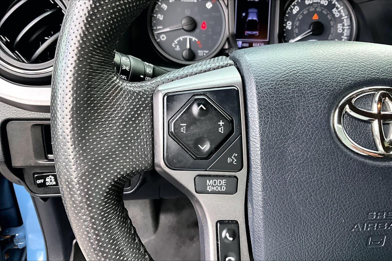 Used 2019 Toyota Tacoma TRD Off-Road w/ Technology Package AWD/4WD image 22