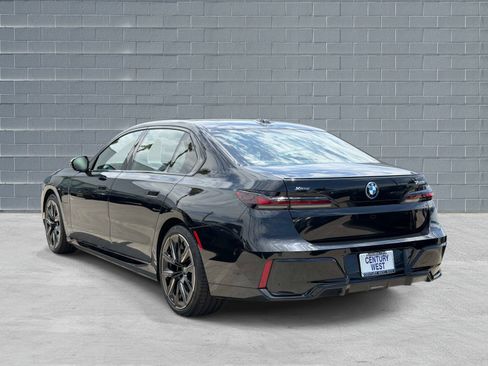 Used 2026 BMW 750e xDrive AWD/4WD image 3