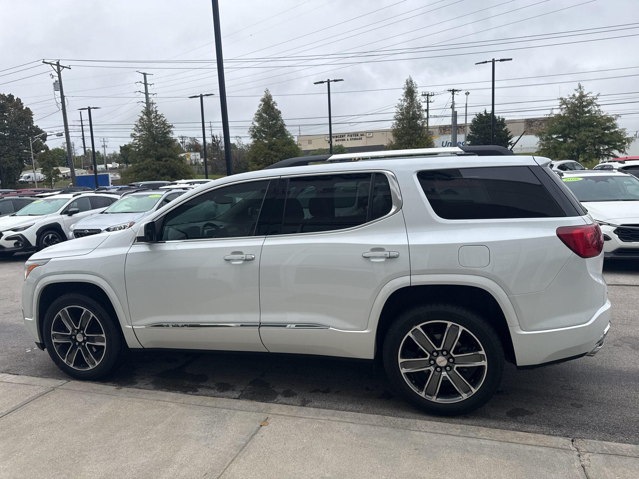 Used 2017 GMC Acadia Denali w/ Technology Package FWD image 6