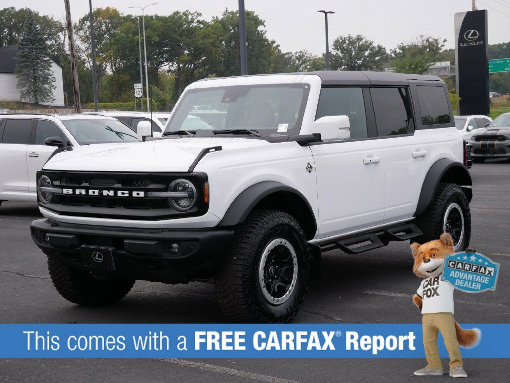 Used 2024 Ford Bronco Outer Banks w/ Sasquatch Package AWD/4WD image 2