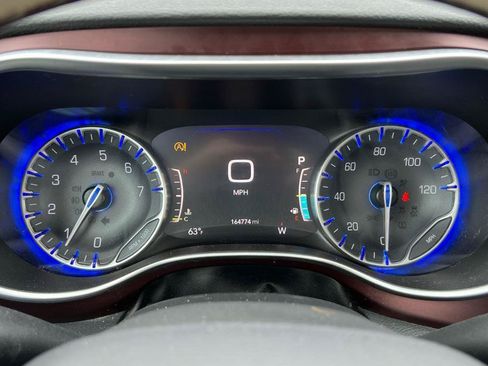 Used 2017 Chrysler Pacifica Limited FWD image 22