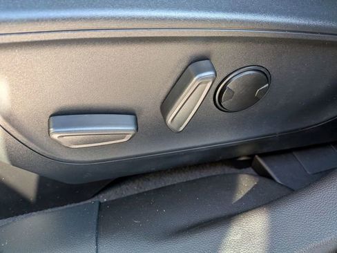 New 2026 Ford Escape SE image 9