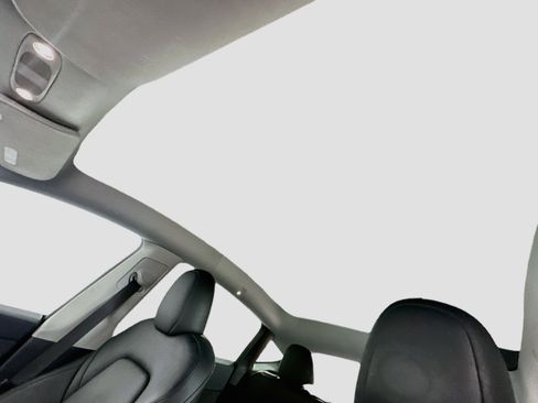 Used 2023 Tesla Model Y 2WD image 25