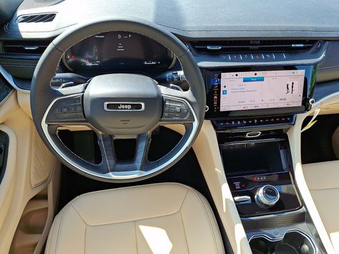 New 2026 Jeep Grand Cherokee Limited AWD/4WD image 7