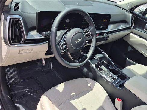 Used 2025 Kia Sorento S FWD image 10