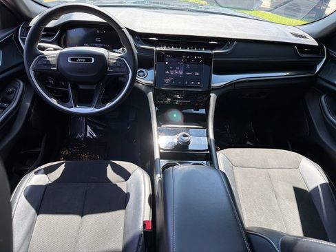 Used 2023 Jeep Grand Cherokee L Laredo AWD/4WD image 15