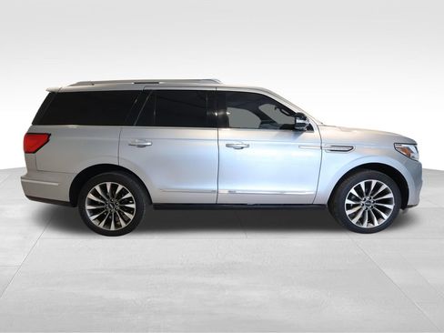 Used 2021 Lincoln Navigator Reserve w/ Luxury Package AWD/4WD image 4