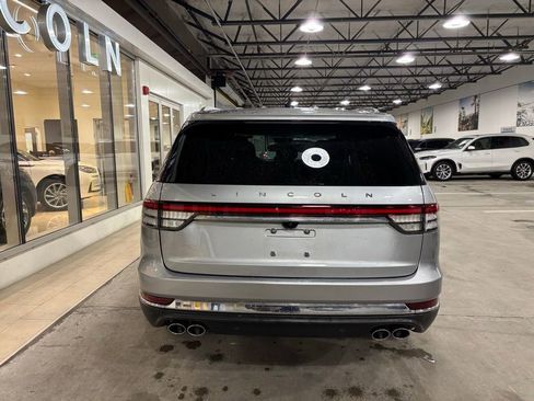 Used 2023 Lincoln Aviator AWD image 4
