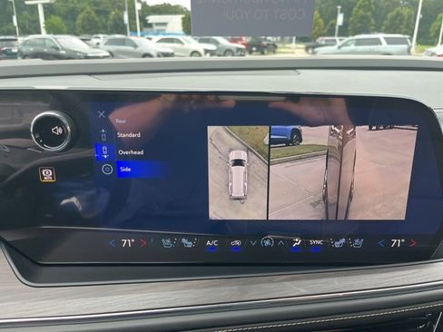 New 2026 Chevrolet Suburban Premier image 32