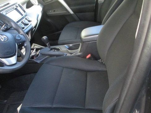 Used 2015 Toyota RAV4 LE image 8